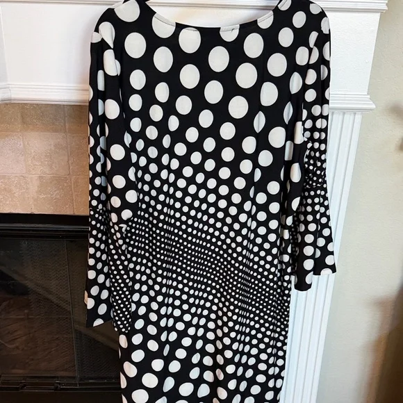 Ashley Stewart Black and White Polka Dot Blouse Bell Sleeve sz 18/20 - Picture 5 of 5